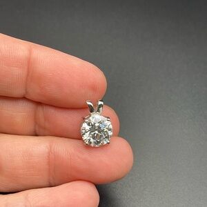 2.5CT D-Color Moissanite pendant